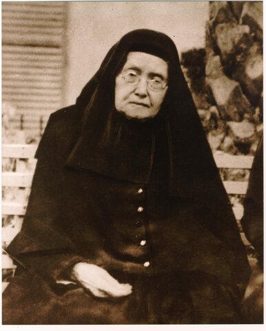 Abdicación del cargo de Superiora General