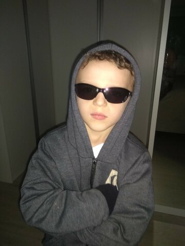 Eu disfarçado de detetive