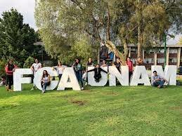 ESCUELA SUPERIOR DE COMERCIO Y ADMINISTRACIÓN Y LA UNAM