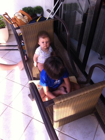 Brincadeiras com meu irmão