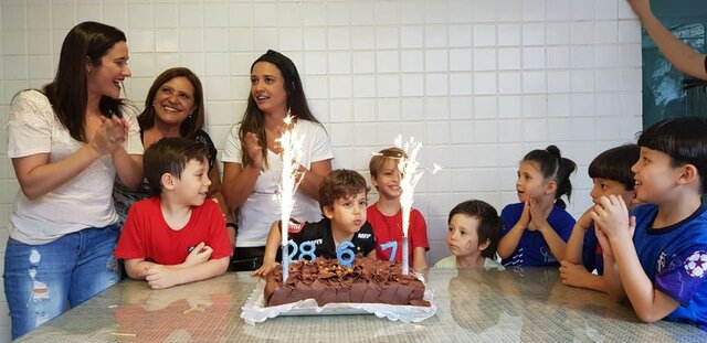 Aniversário de 06 anos com minha didi e Enzo, comemorando juntos