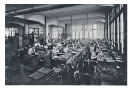 PRIMERA FÁBRICA DE MICROSCOPIOS