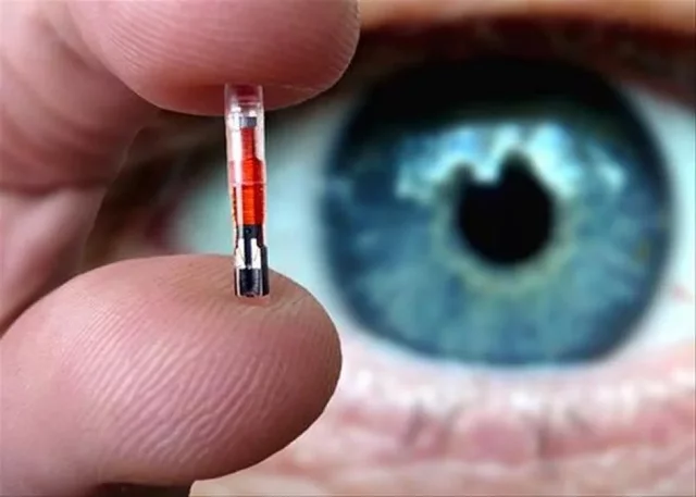 Введение чипирования для контроля над обладателями красных карт