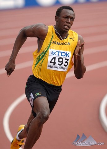 Usain Bolt breaks the world record