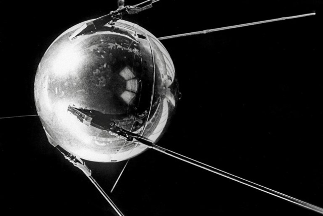 Primer Satélite Artificial