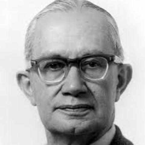 18.	En 1984, Robert J. Thieraufl introduce la auditoría administrativa y la forma de aplicarla sobre una base de preguntas para evaluar las áreas funcionales, el ambiente de trabajo y los sistemas de información (Franklin, 2007).
