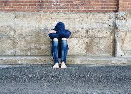 ABANDONA SUS ESUDIOS