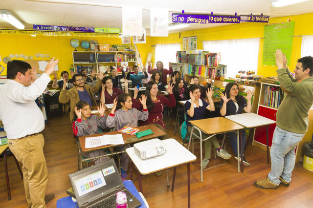 Adultos sordos maestros de niños sordos