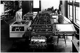 Máquina de resolver ecuaciones diferenciales de Vannevar Bush