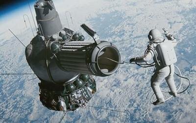 LA PRIMERA CAMINATA ESPACIAL