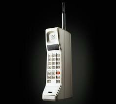 Primer teléfono móvil