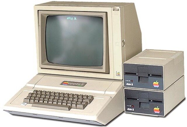 Apple presentó su muy popular línea de microcomputadoras Macintosh