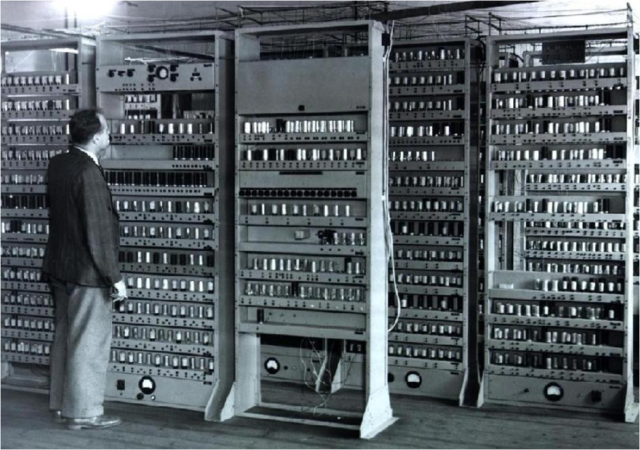 COMPUTADORA DE VÁLVULA DE VACÍO