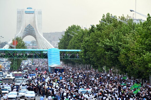 Se enmarca en las elecciones de Irán ya que el régimen iraní utilizó las tecnologías sociales para identificar fotos de manifestantes, información y ubicación