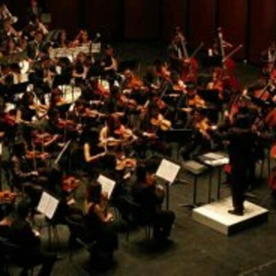 Timeline: La relaciones económica y cultural; contexto histórico y aportaciones en el campo emergente.