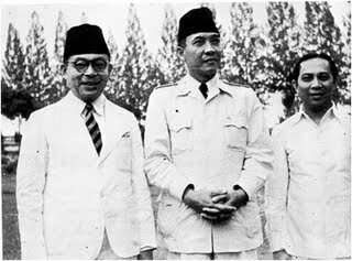 Soekarno, Moh Hatta dan Radjiman Wedyodiningrat dipanggil