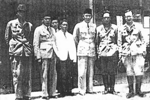 Soekarno, Moh Hatta dan Radjiman Wedyodiningrat datang ke Dalat