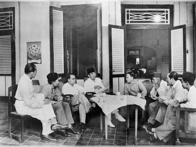 Soekarno Hatta di Desak