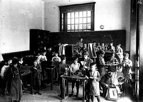 creación de la Escuela Nacional de Sordos