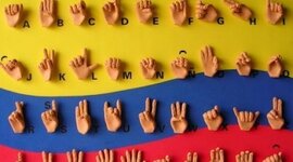 Timeline: Historia de la Lengua de Señas Colombiana