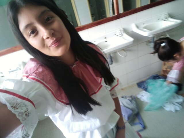 vestidas de campesinas  con mi mejor amiga