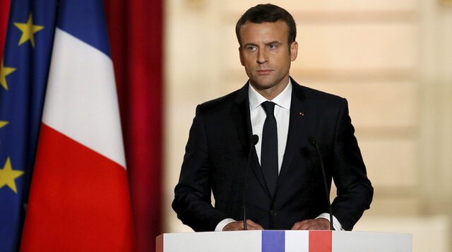 Emmanuel Macron devient président de la France et est l'actuel président.