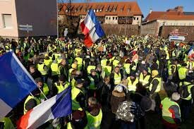 Le mouvement des gilets jaunes est créé.