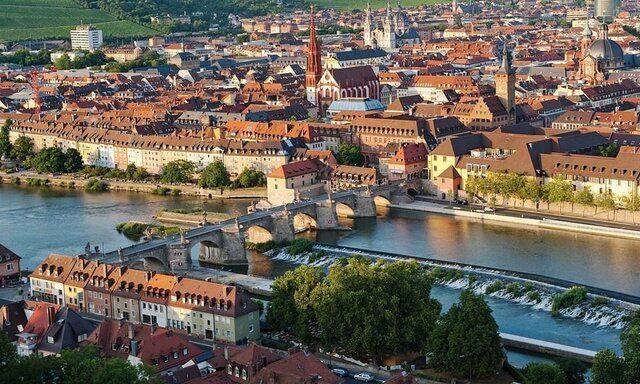 Werner Karl Heisenberg born