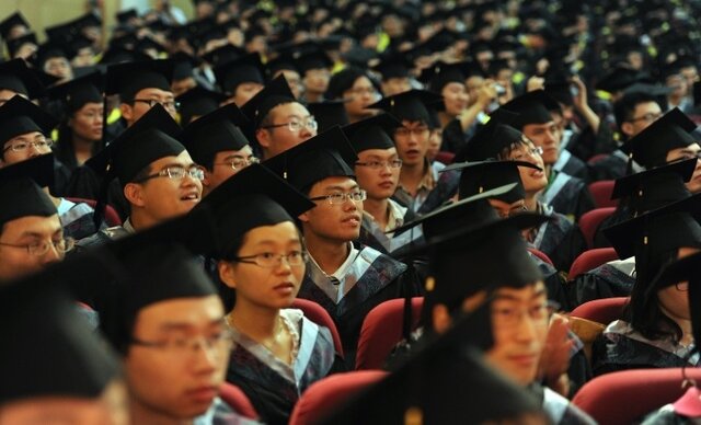 La masificación de la enseñanza superior y la distribución de las carreras profesionales