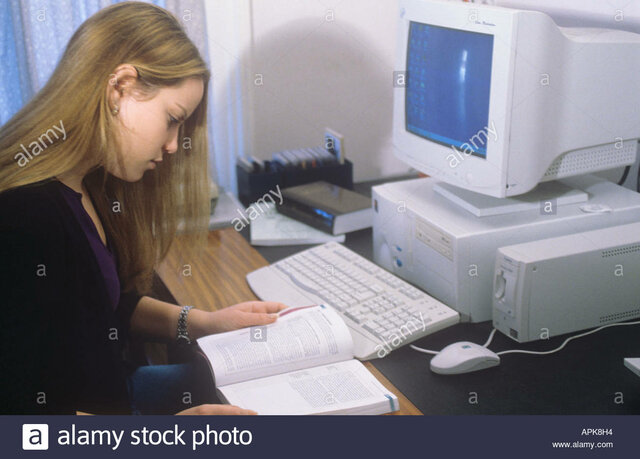 Cuarta generación "enseñanza vía internet"