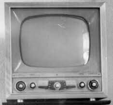 Fundación oficial del IPN e instalación de la primer estación de televisión educativa