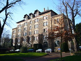 l ́Ecole  Spéciale  des  Trabaux  Publics  du  Bâtment  et  de  l ́Industrie