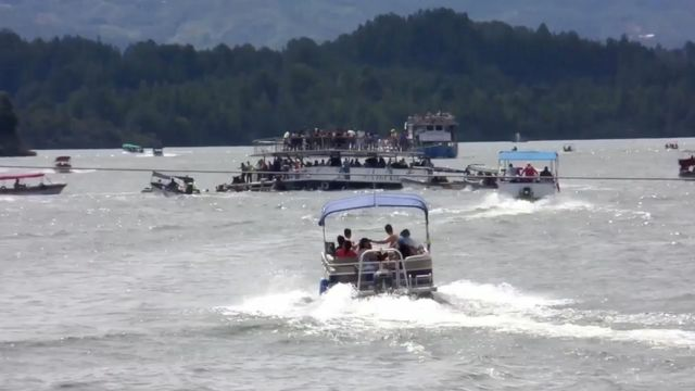 Hundimiento de barco represa Guatapé