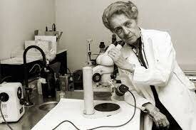 Rita Levi-Montalcini (neuróloga) 1909-2012