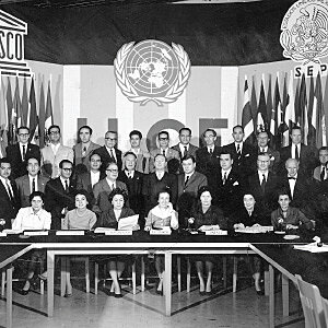 1956, Ciudad de México. Año y sede en que a instancias de la Unesco entra en funciones el Instituto latinoamericano de cinematografía educativa ILCE.