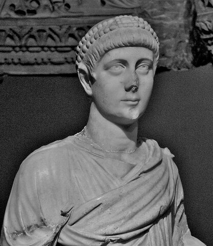 VALENTINIANO II (375-392): Religiosidad