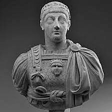 VALENTINIANO III (425-455): Intromisiones