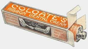 Comienzan a venderse las primeras pastas de dientes con flúor del mercado.