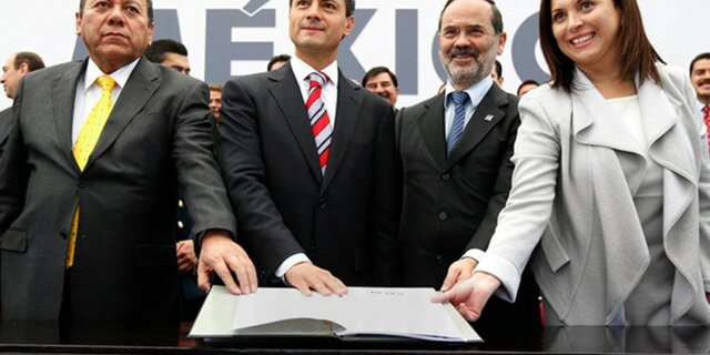Se firma el Pacto por México