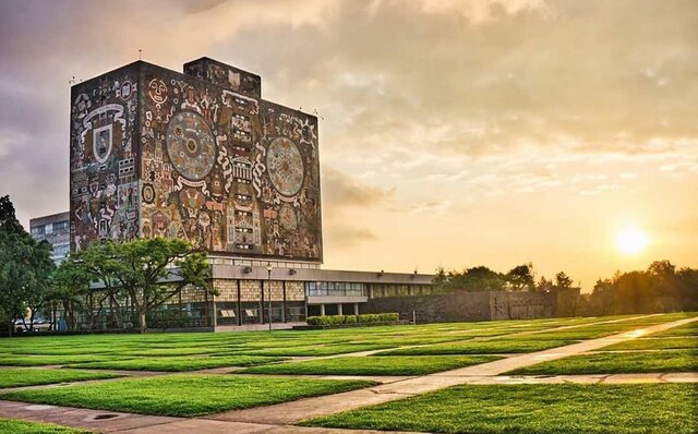 Conferencias en la UNAM