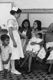 El congelamiento de plazas de las parteras