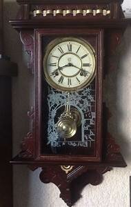 Huygens contrulle el primer reloj mecánico de pendula