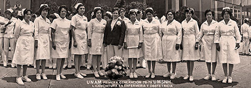 primera generación de Licenciados en Enfermería y Obstetricia.