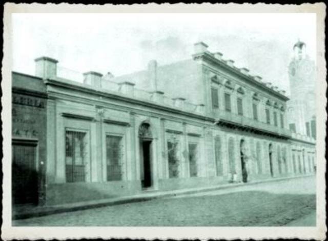 Clausura de la Universidad y la creación de la Dirección de Enseñanza superior con seis Establecimiento de Ciencias.