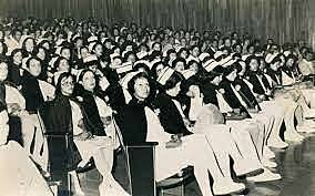 Se lleva a cabo el Primer Congreso de Enfermeras y Parteras.