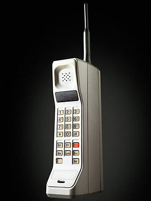 Motorola creates the DynaTAC