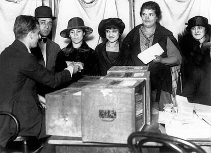 Aprobación del voto femenino