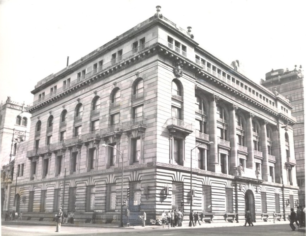 Institución Construida en la Edad Contemporánea