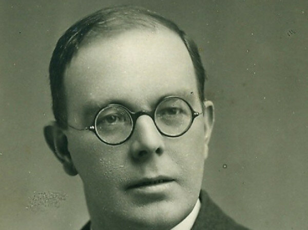 C. Burt. Reino Unido