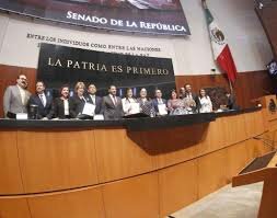 Se Reforma párrafo séptimo; 18, párrafos tercero y cuarto